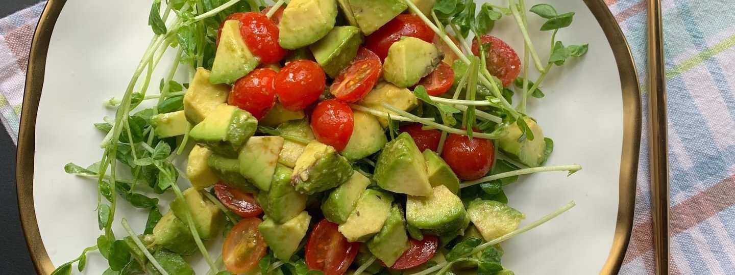 Organic pea sprouts & Avocado salad