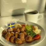 Swedish meatballs with gravy & strawberry jam and veggies